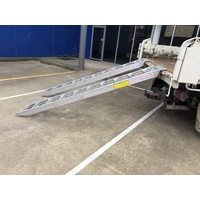 3 Tonne 2.7 metre x 300mm Aluminium Loading Ramps - Rubber / wheeled machines